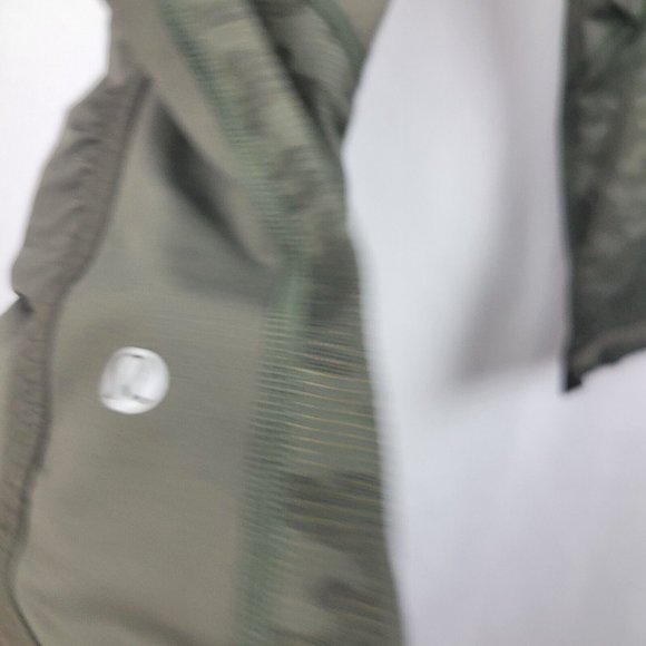 Lululemon Run for  Your Life Women's Leggings Crop Size 6 Green Mesh Rushed Camo - Picture 7 of 8